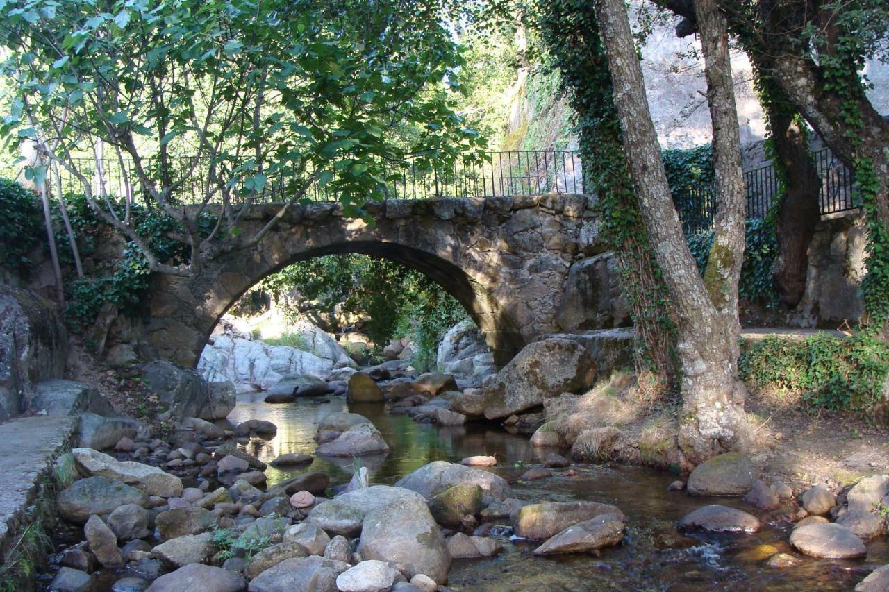Apartamentos Rurales Manolo Casas del Monte 外观 照片